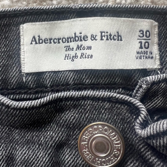 Abercrombie & Fitch. Size 30. - Picture 3 of 5